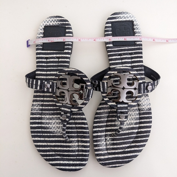 GUC! Tory Burch Miller Sandal In Navy Striped Snake Embossed Leather Size 8 - Picture 10 of 16
